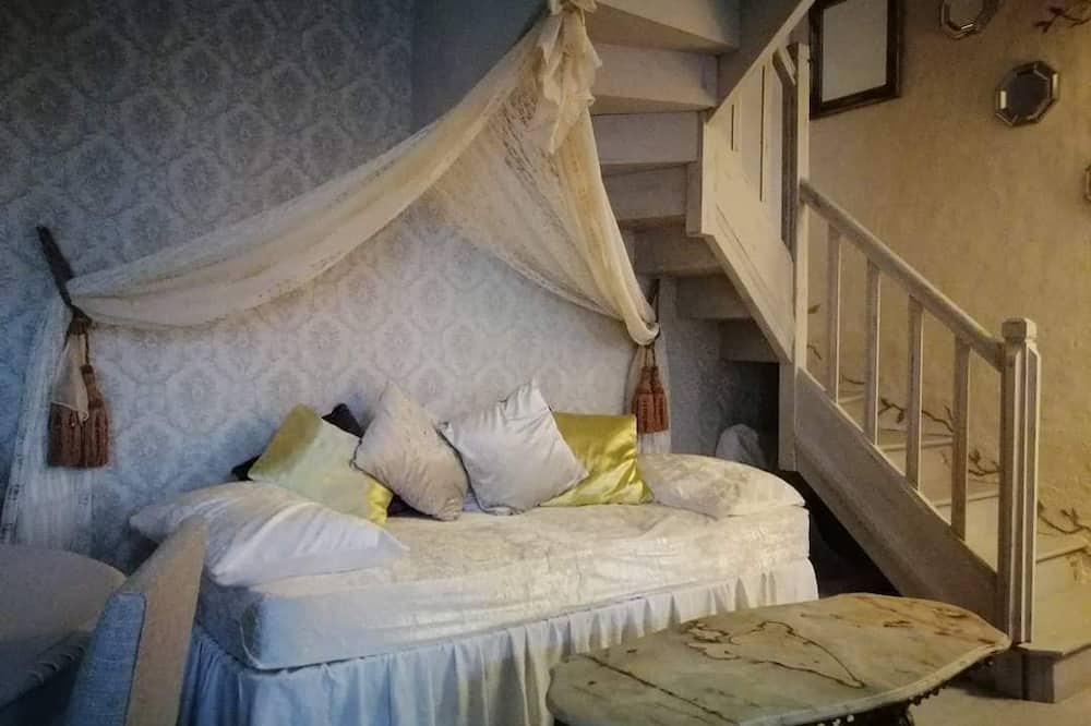 Photo of Bedroom in Taize-Maulais