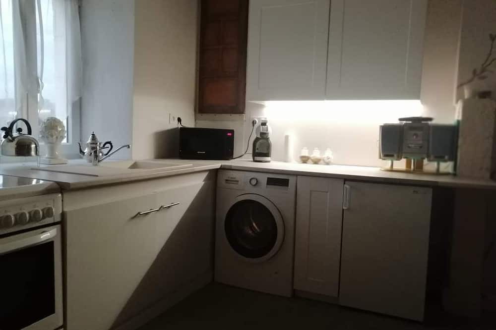 Photo of Kitchen in Taize-Maulais