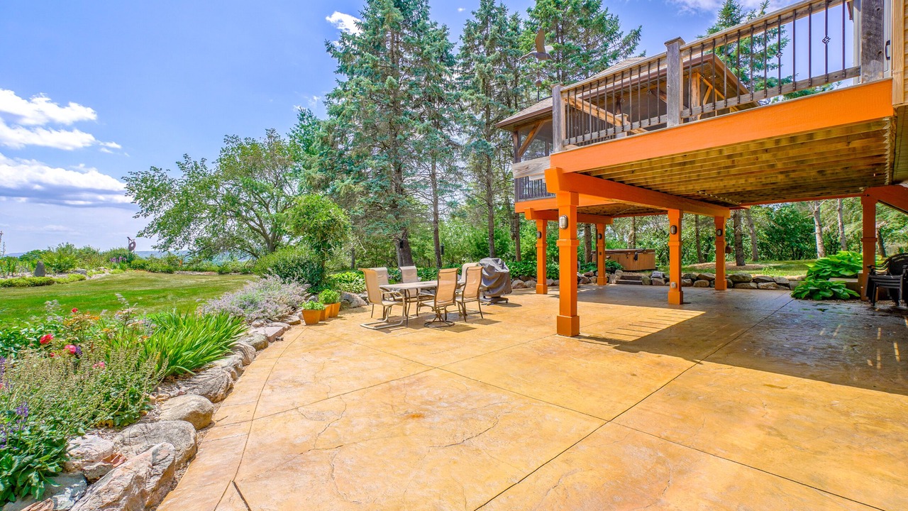 Photo of Patio Balcony in Hudson