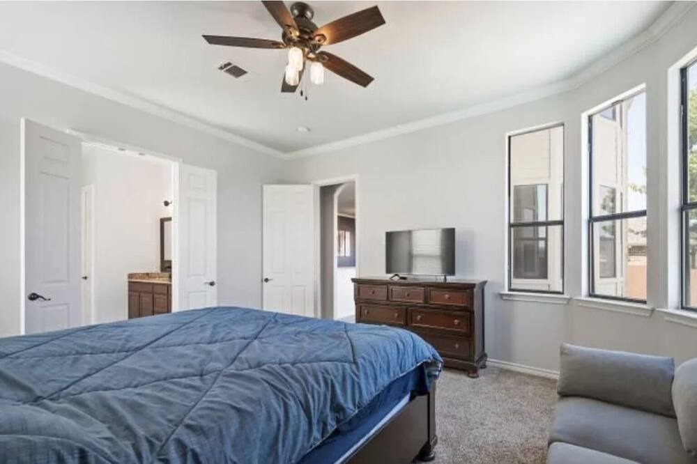Photo of Bedroom in Roanoke