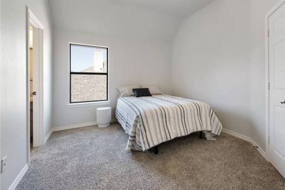 Photo of Bedroom in Roanoke