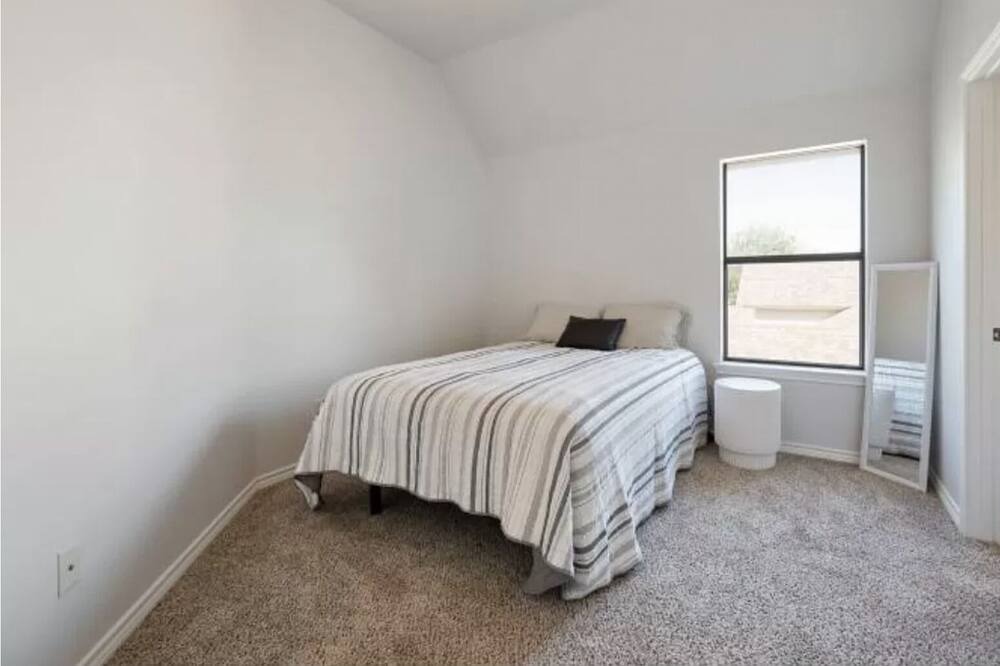 Photo of Bedroom in Roanoke