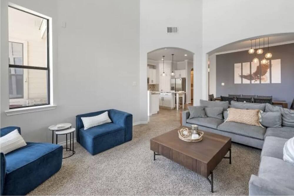 Photo of Livingroom in Roanoke