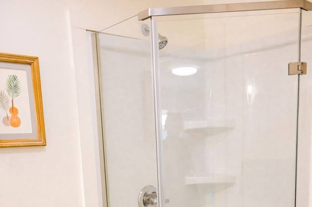 Photo of Bathroom in Hayesville