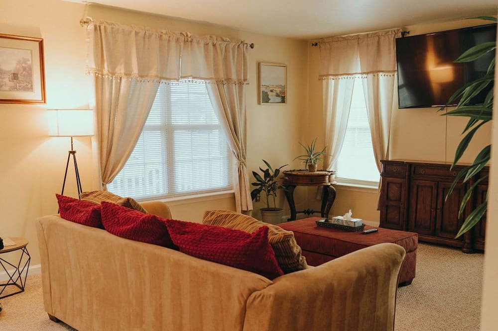 Photo of Livingroom in West Bristol