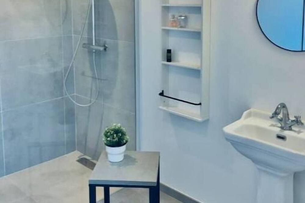 Photo of Bathroom in Beuzeville