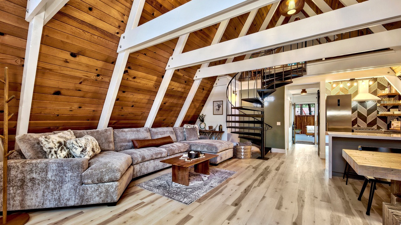 Photo of Livingroom in Christmas Valley