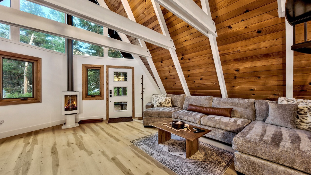 Photo of Livingroom in Christmas Valley