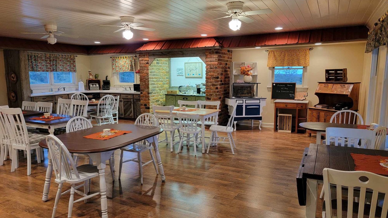 Photo of Livingroom in Burks Fork