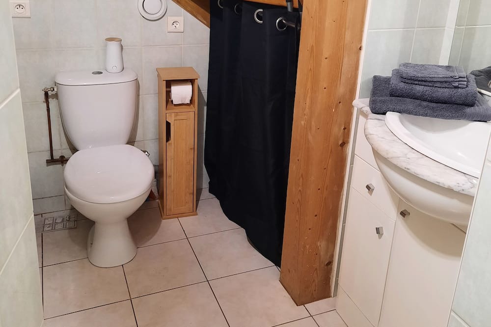 Photo of Bathroom in Cerizay