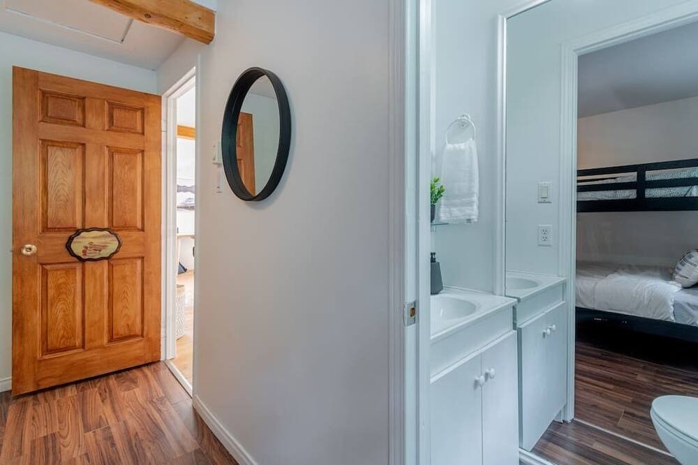 Photo of Bathroom in Saint-Brigitte-de-Laval
