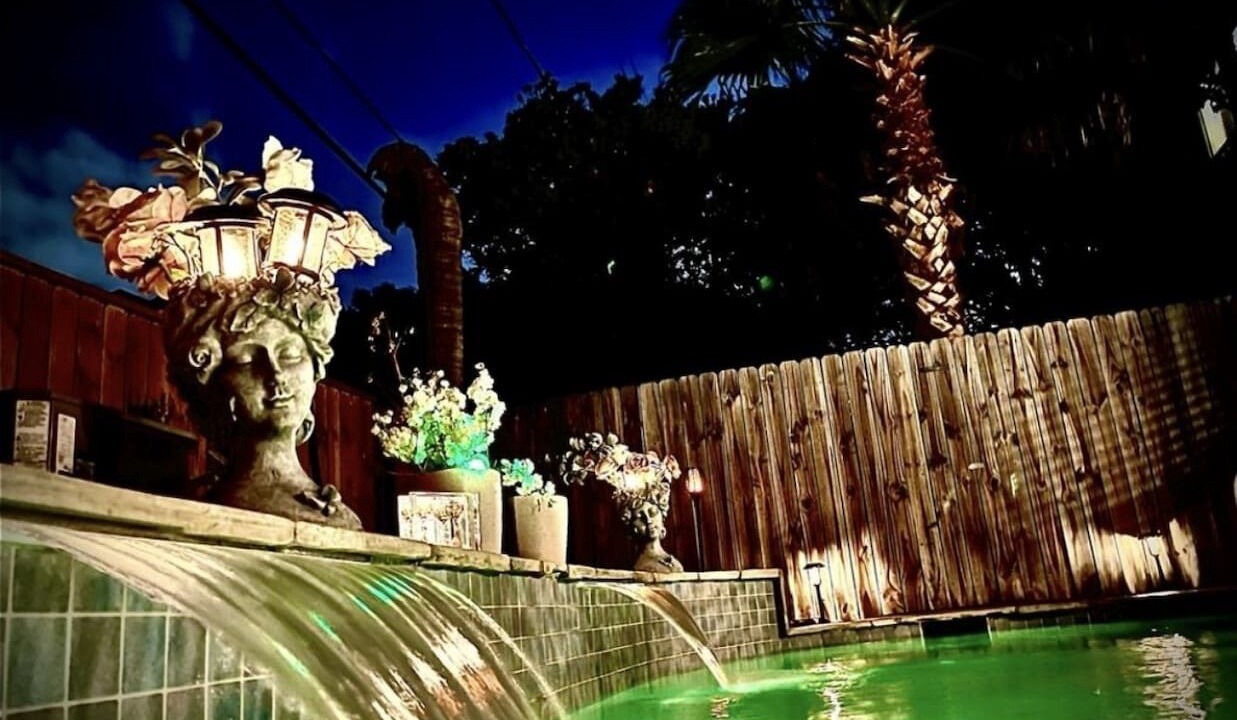 Photo of Outdoor in Uptown