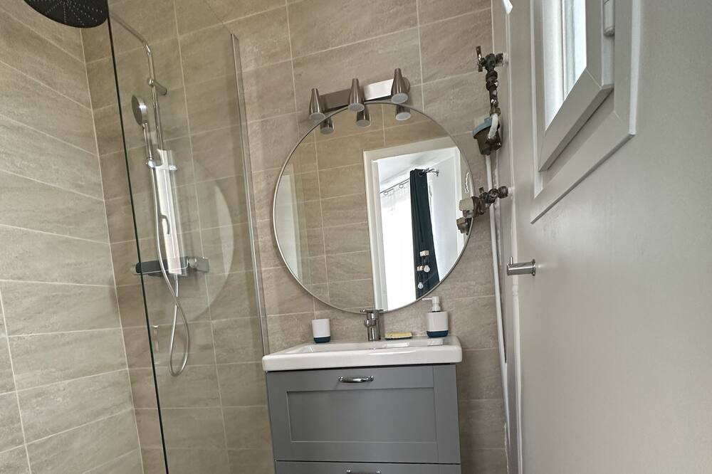 Photo of Bathroom in Gennevilliers