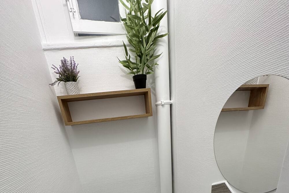 Photo of Bathroom in Gennevilliers