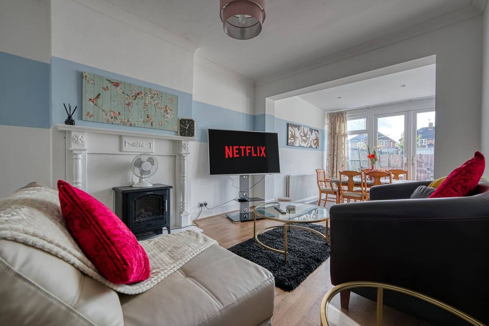 Photo of Livingroom in Bloxwich