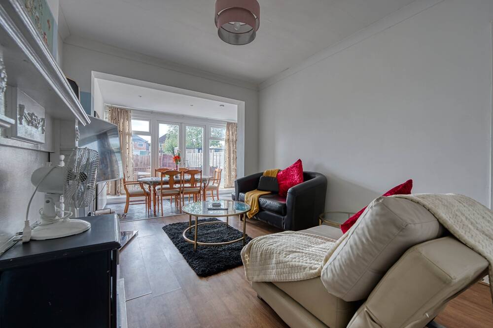 Photo of Livingroom in Bloxwich