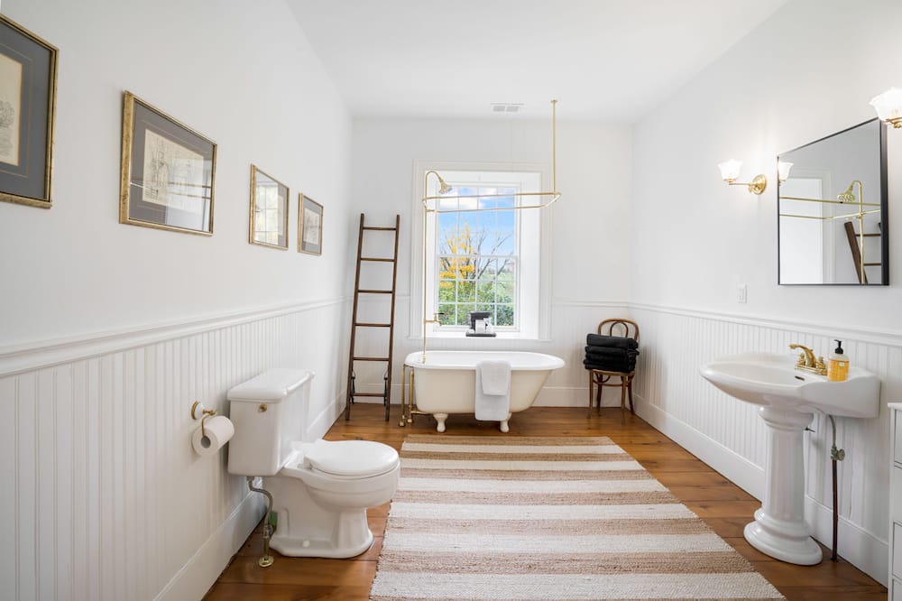 Photo of Bathroom in Guelph/Eramosa