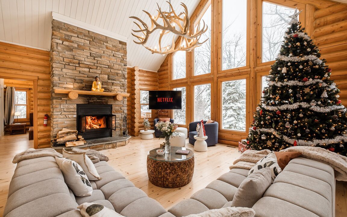 Photo of Livingroom in Fiddler Lake Resort
