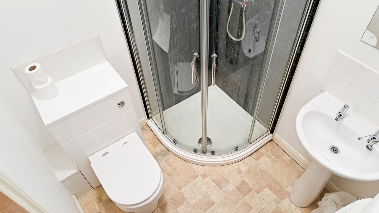 Photo of Bathroom in Flore