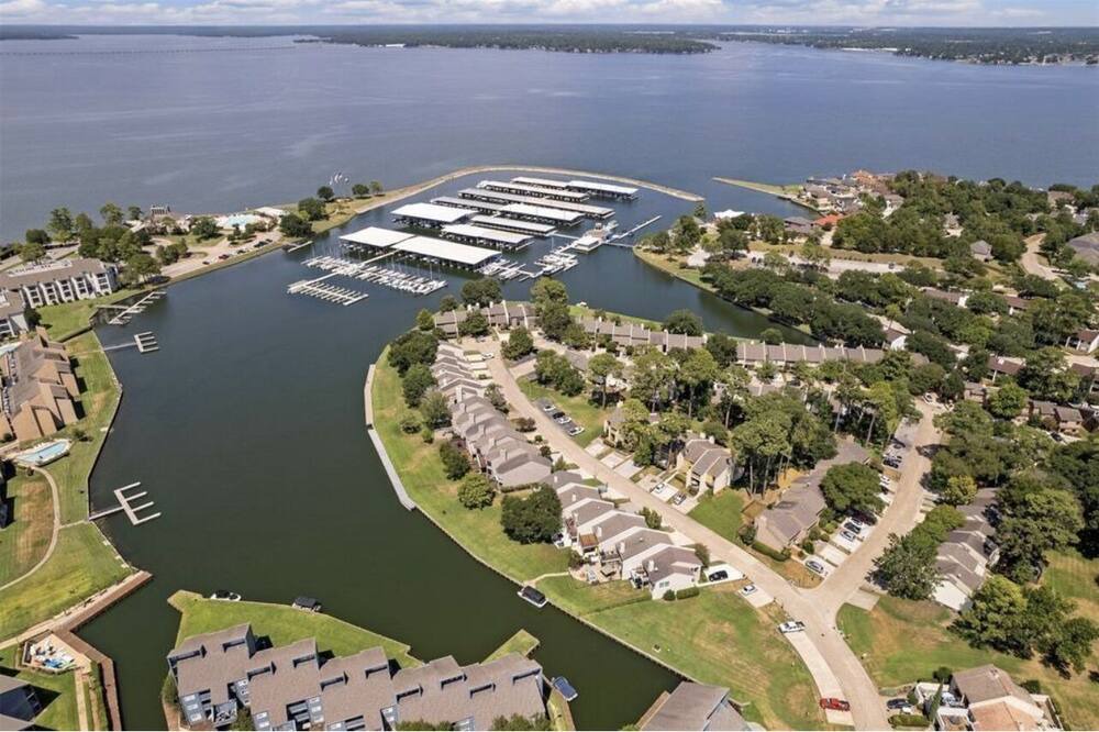 Photo of Outdoor in Walden on Lake Conroe