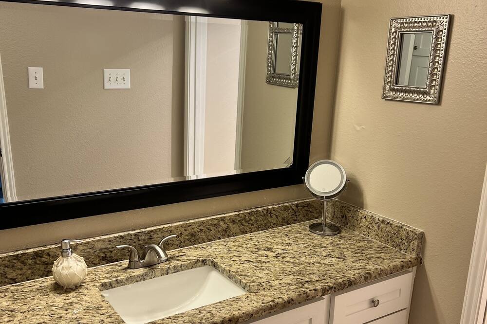 Photo of Bathroom in Walden on Lake Conroe