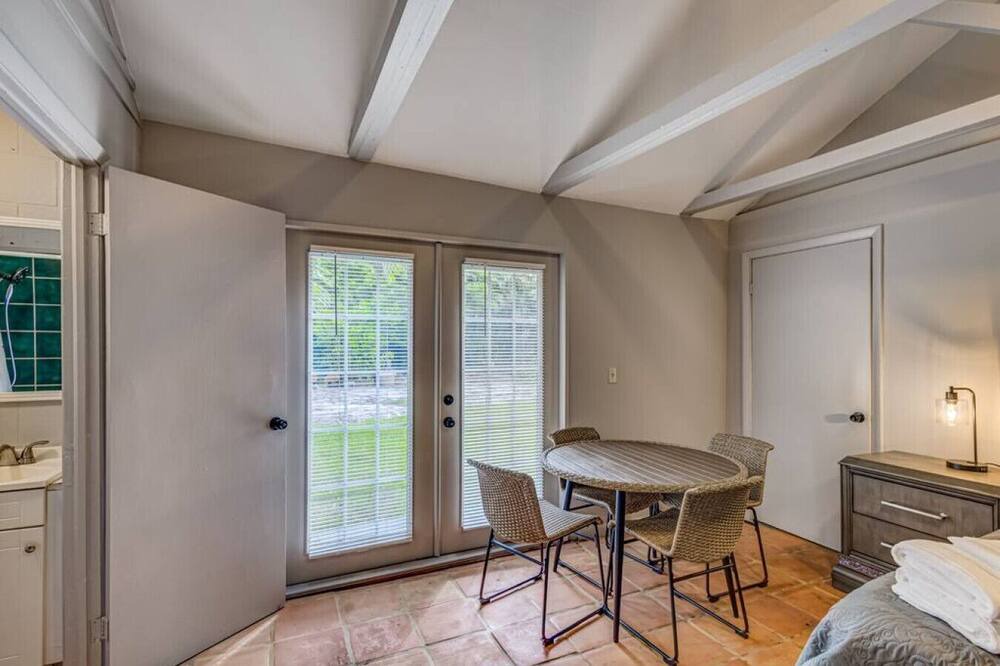 Photo of Livingroom in Pinewood Park