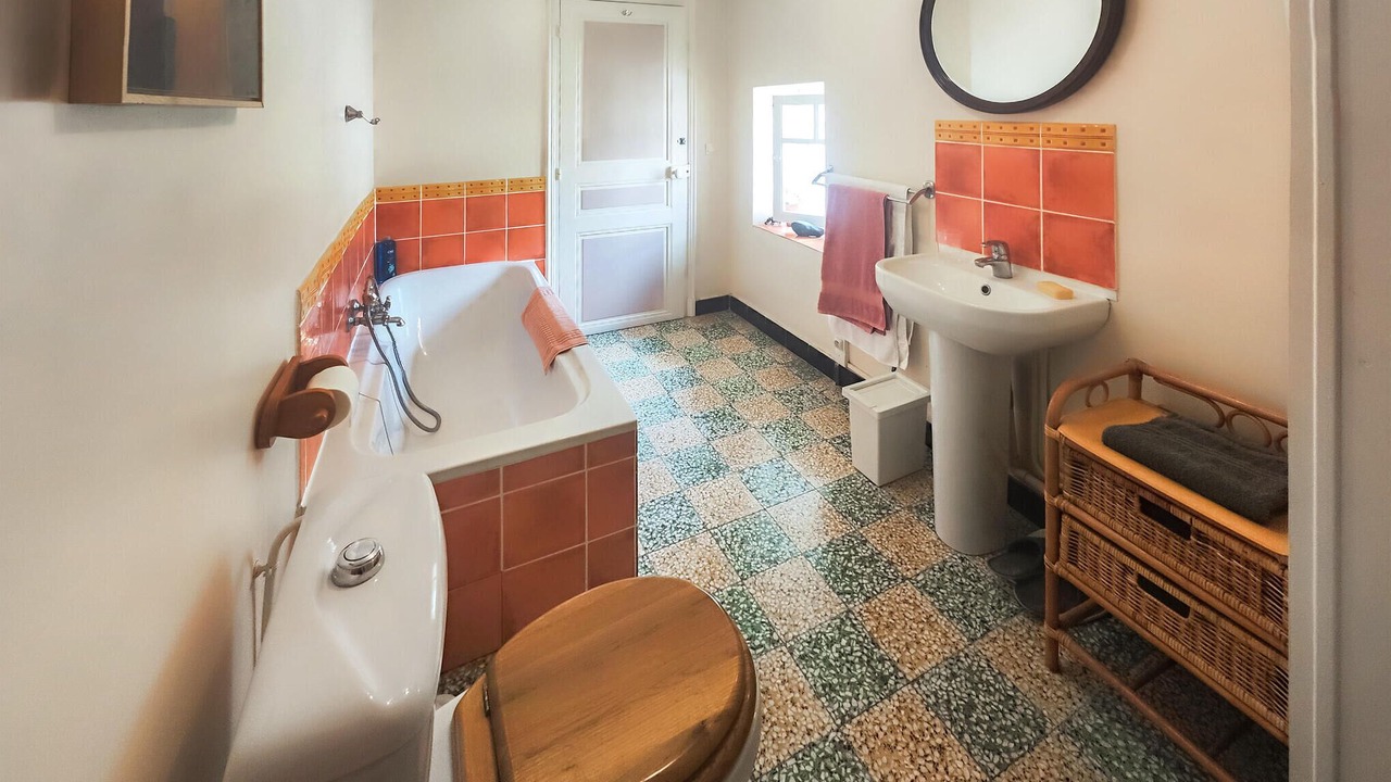 Photo of Bathroom in Herepian