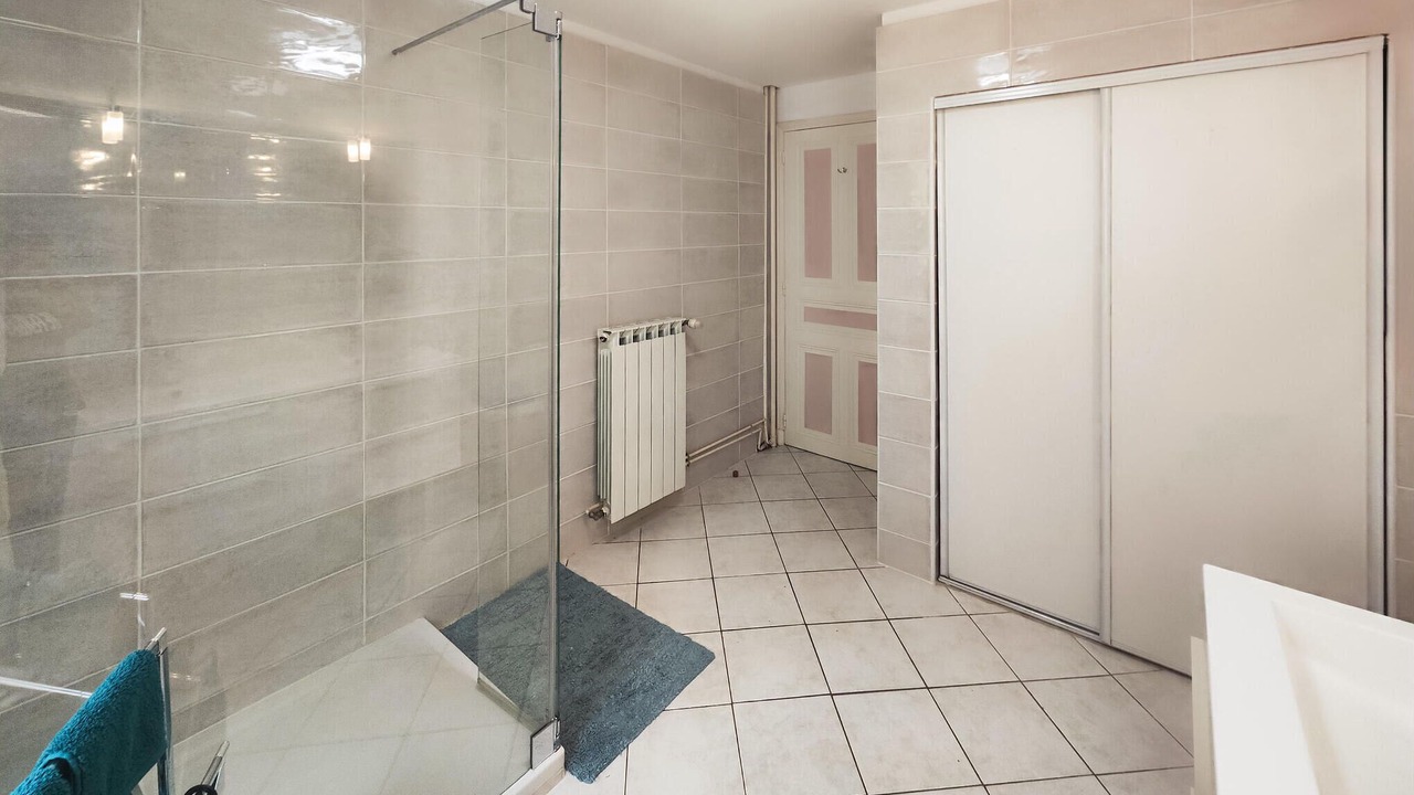 Photo of Bathroom in Herepian