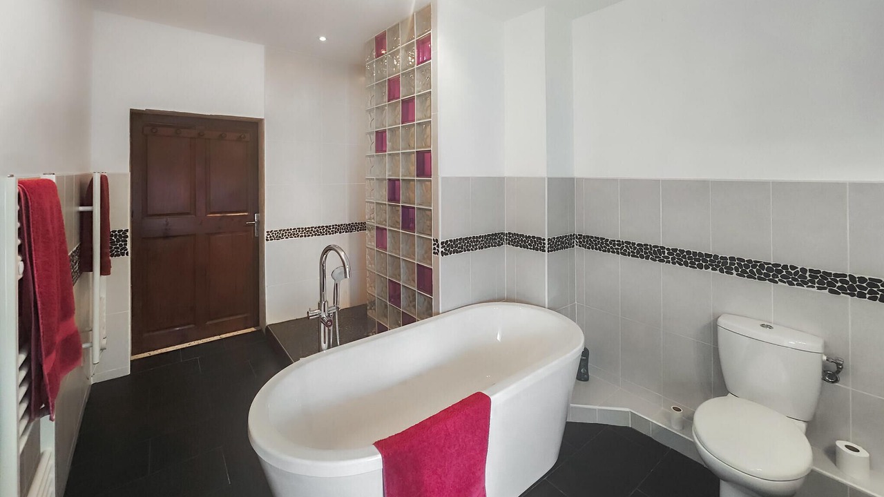 Photo of Bathroom in Herepian