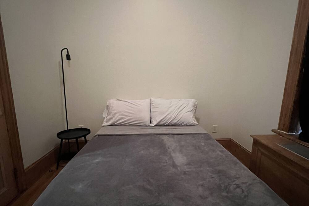 Photo of Bedroom in Hamilton Heights
