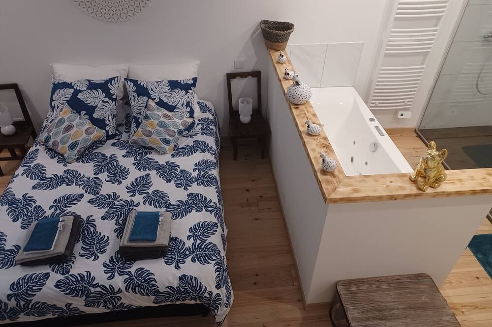 Photo of Bedroom in Neufmaisons