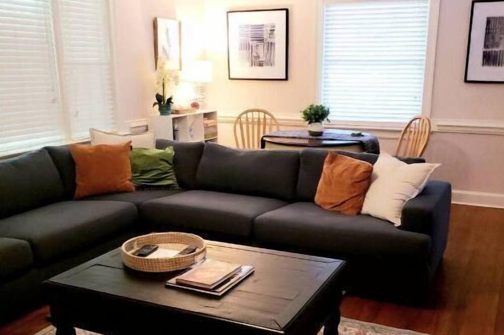 Photo of Livingroom in Rocky Mount