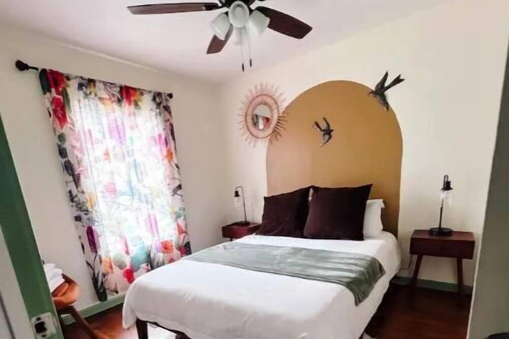Photo of Bedroom in Huntington