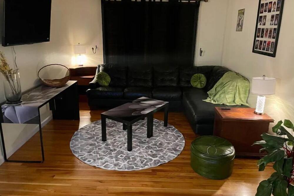 Photo of Livingroom in St. Louis