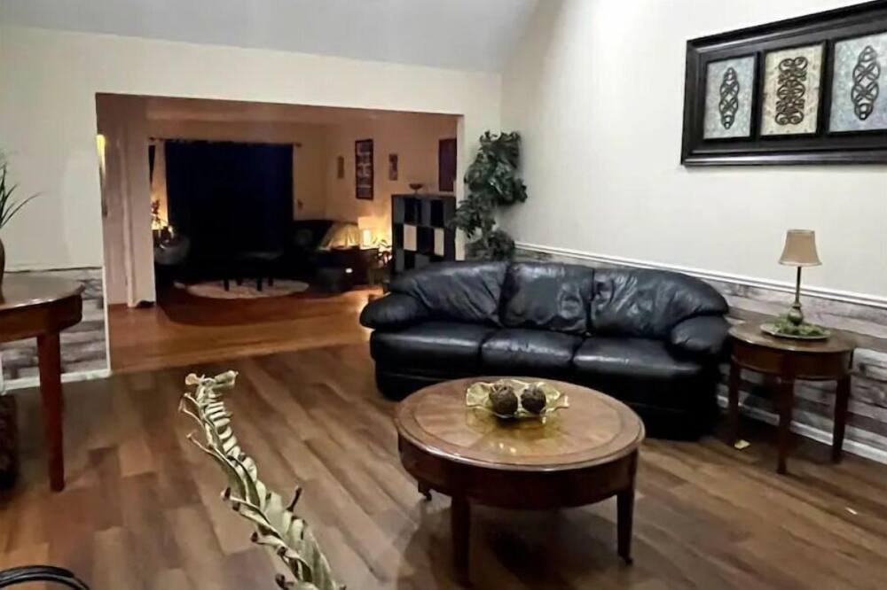 Photo of Livingroom in St. Louis