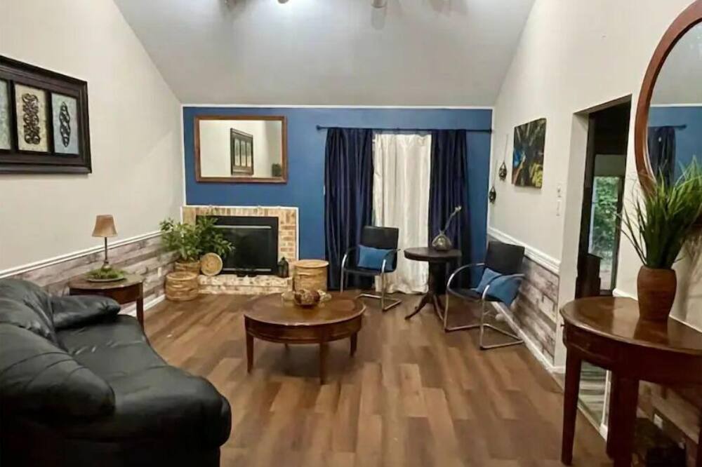 Photo of Livingroom in St. Louis