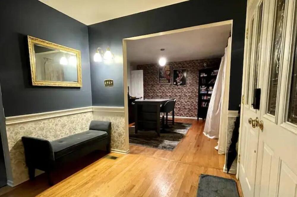 Photo of Livingroom in St. Louis