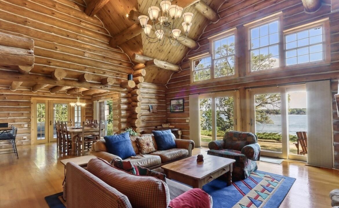 Photo of Livingroom in Powers Lake