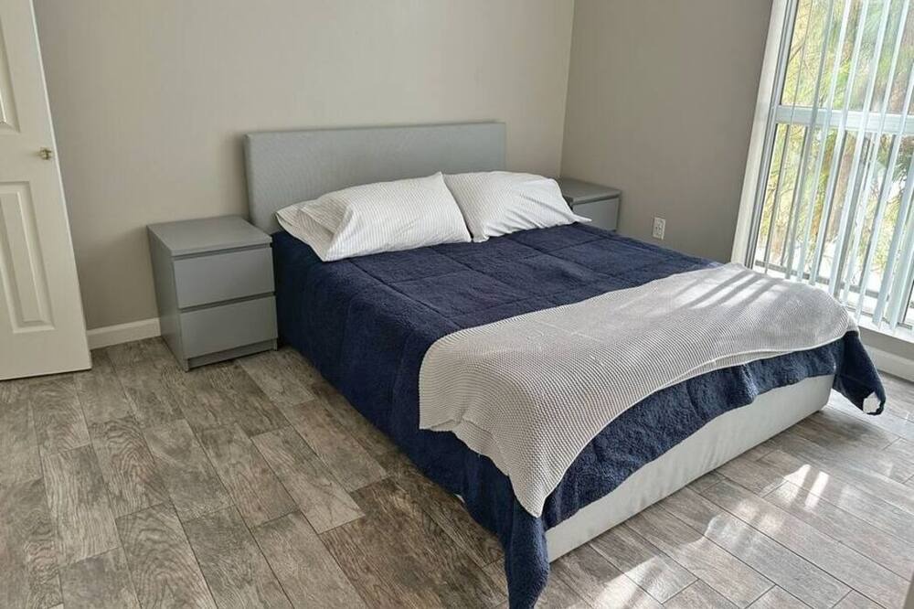 Photo of Bedroom in Reseda