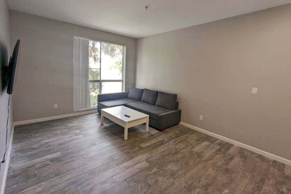 Photo of Livingroom in Reseda