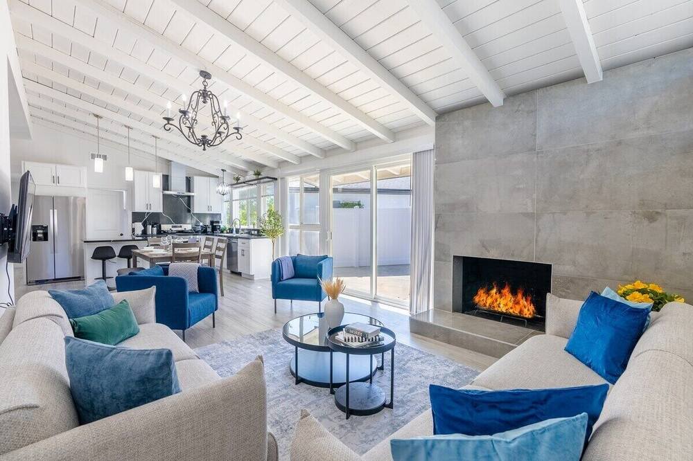 Photo of Livingroom in Winnetka