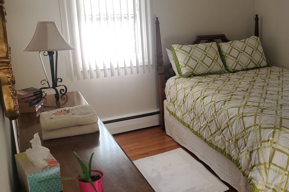 Photo of Bedroom in Eastlake