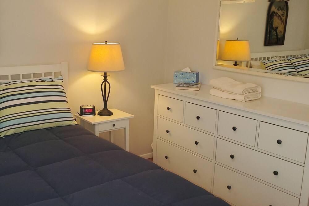 Photo of Bedroom in Eastlake