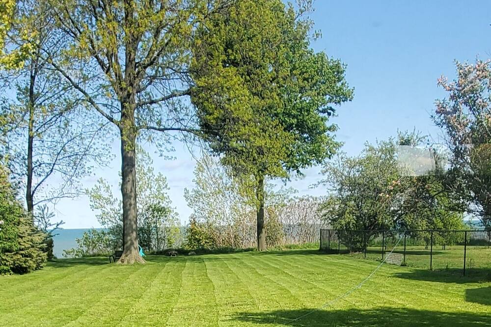 Photo of Outdoor in Eastlake