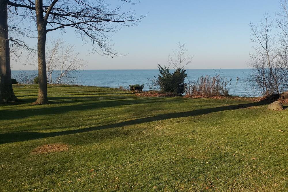 Photo of Outdoor in Eastlake
