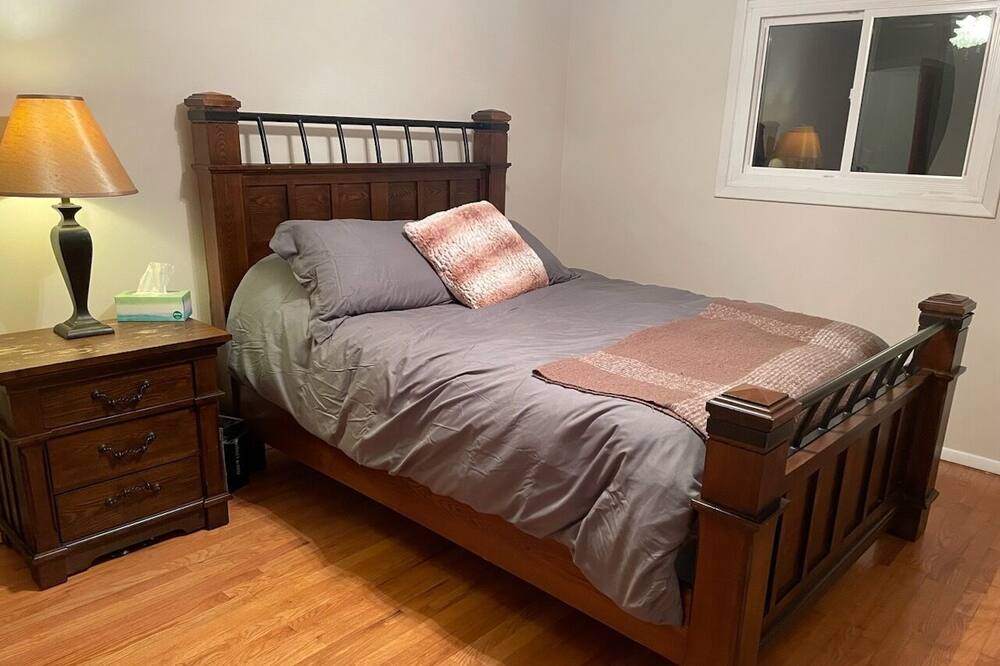 Photo of Bedroom in Eastlake