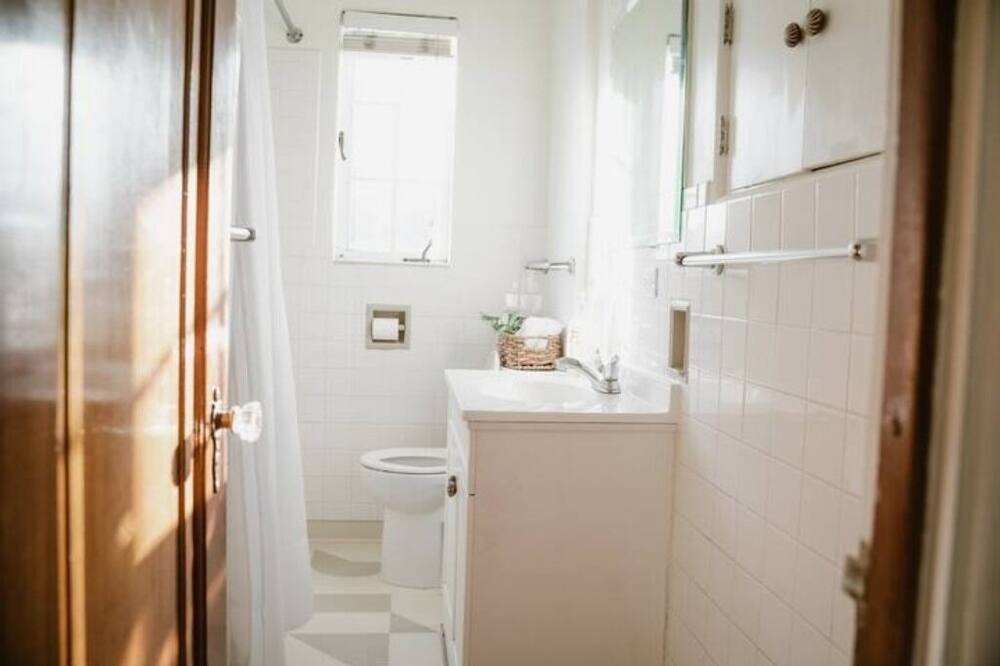 Photo of Bathroom in Hale