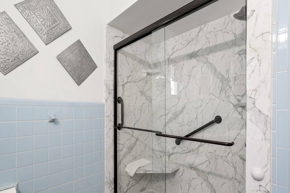 Photo of Bathroom in Belle Vista