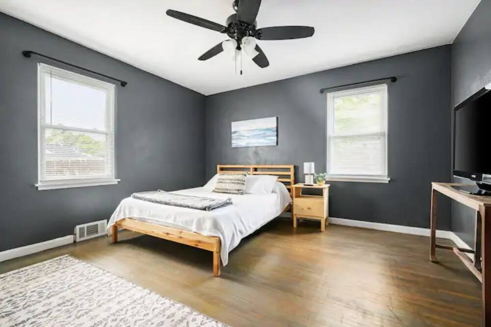 Photo of Bedroom in Muncie