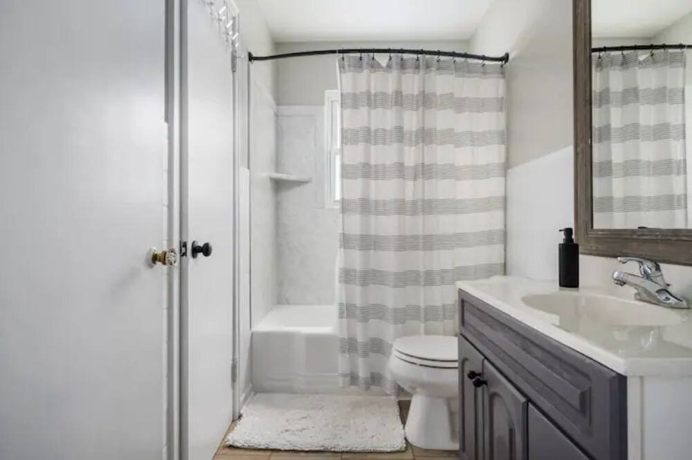 Photo of Bathroom in Muncie